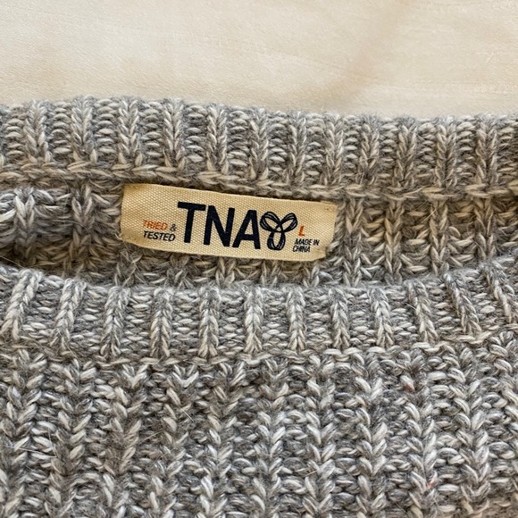 Aritzia oversized knit grey sweater - Picture 2 of 2